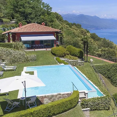 Villa Falcone 5 Bedrooms 10 Pax Belgirate