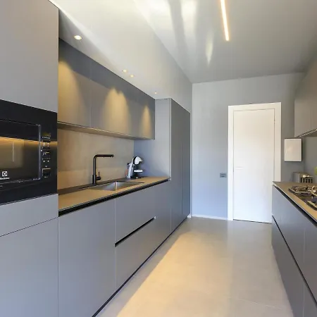 Falcone 5 Bedrooms 10 Pax Villa Belgirate