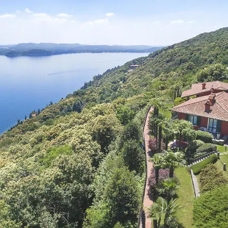 Falcone 5 Bedrooms 10 Pax Villa Belgirate