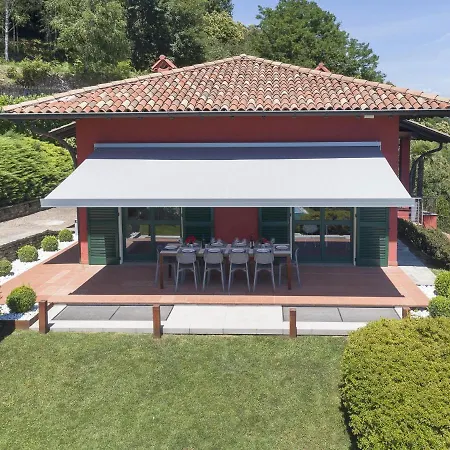 Villa Falcone 5 Bedrooms 10 Pax Belgirate