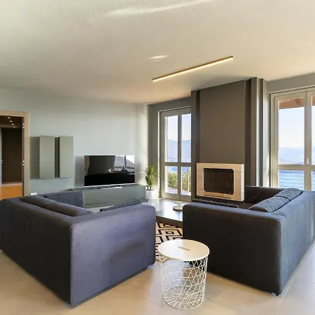 Villa Falcone 5 Bedrooms 10 Pax Belgirate